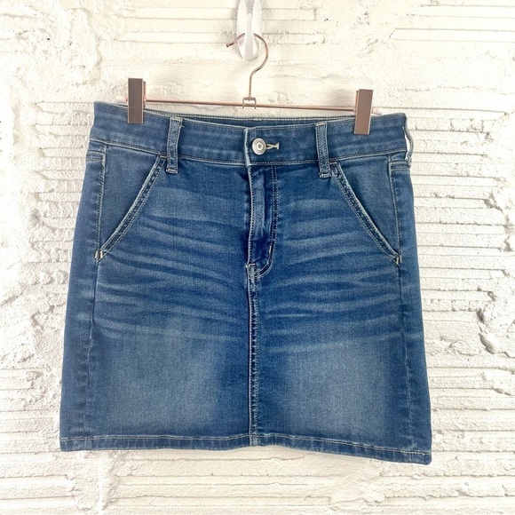 American Eagle Super High-Rise Mini Denim Skirt Size 4 Long - Picture 1 of 13